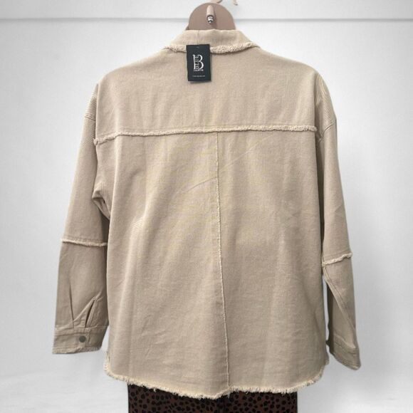 BLUE B Snap Front Studded Fray Edge Jacket! NWT! Size Large - Picture 2 of 8